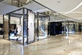 連卡佛攜手施華洛世奇呈現(xiàn)“風尚新視界”展覽(圖1)