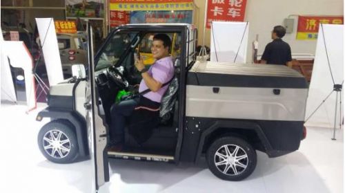 2016山東新能源汽車展開(kāi)幕(圖3) 2016山東新能源汽車展開(kāi)幕(圖3)