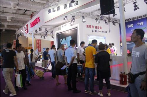 2016山東新能源汽車展開(kāi)幕(圖2) 2016山東新能源汽車展開(kāi)幕(圖2)