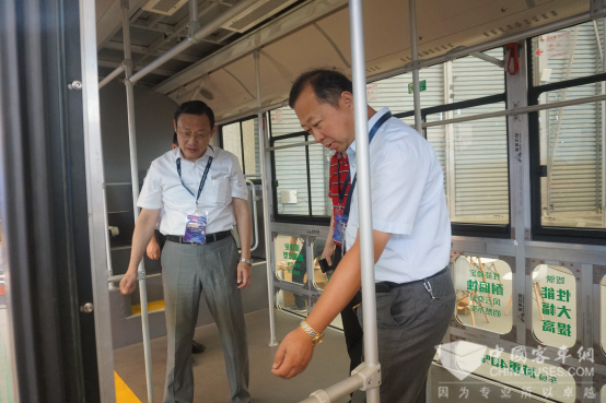 海格智慧閃耀2016上海國際車聯(lián)網(wǎng)與智慧交通展(圖3)