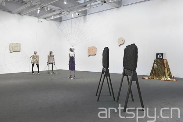 5.jpg 群展“鏡像細胞”日前在紐約惠特尼美國藝術博物館(圖5)