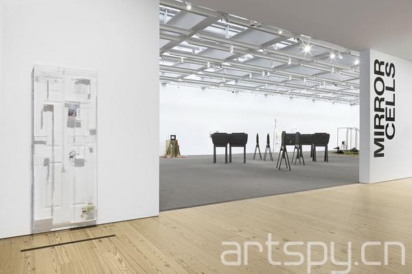 2.jpg 群展“鏡像細胞”日前在紐約惠特尼美國藝術博物館(圖2)